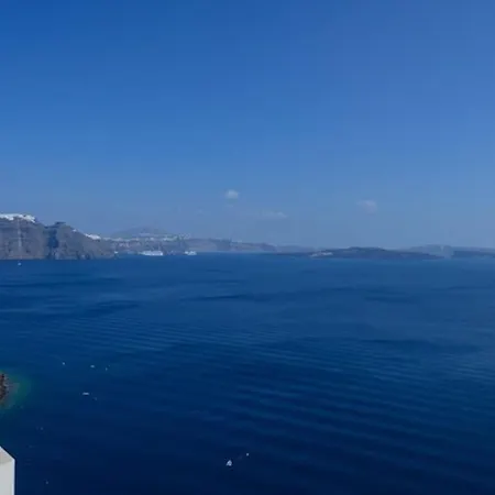 Stunning Santorini 1 Bedroom Supreme Private Heated Plunge Pool Beautiful Caldera Sea Views